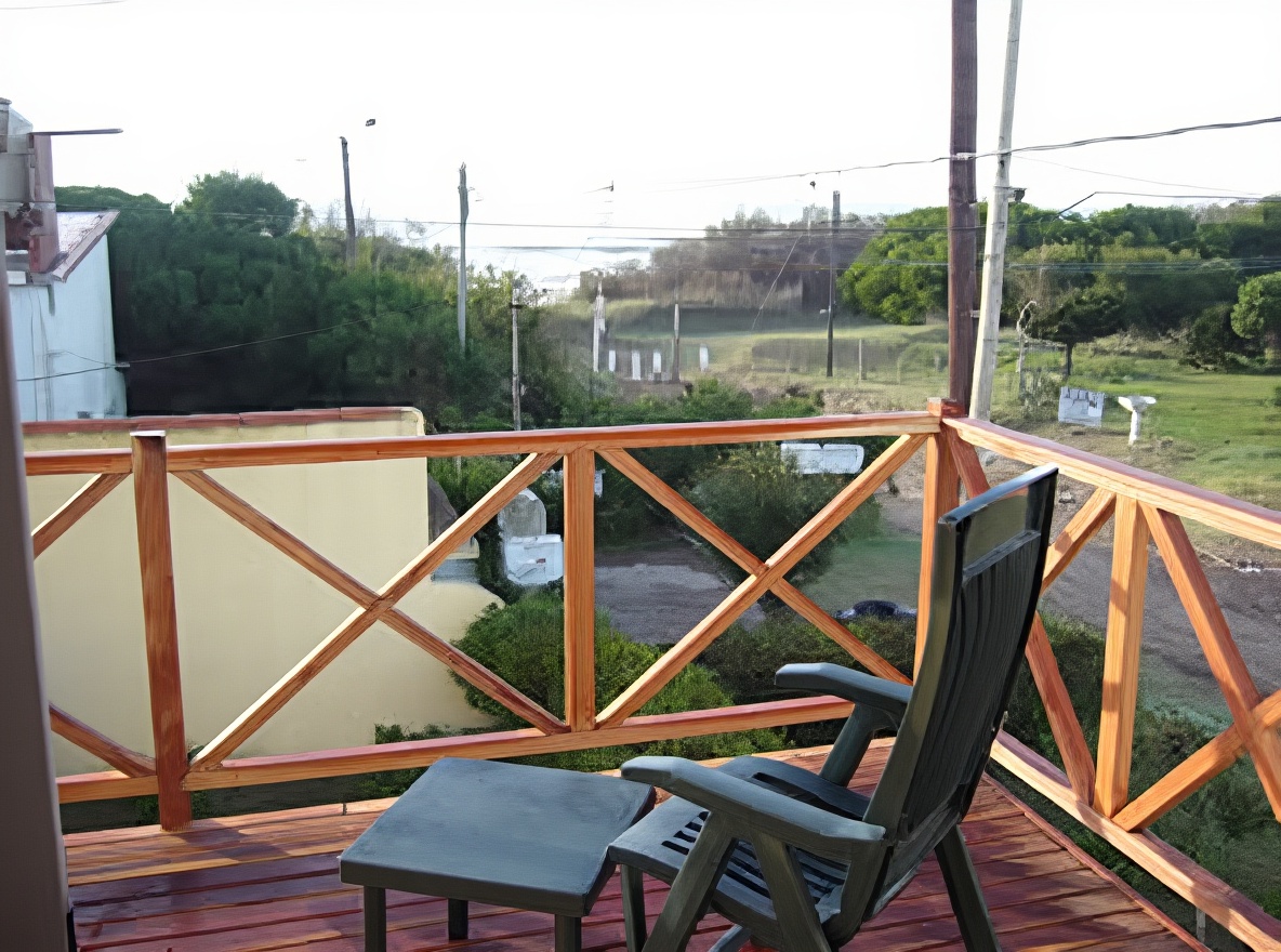 Dúplex con parque y parrilla frente al mar en Mar del Tuyú miniatura 12