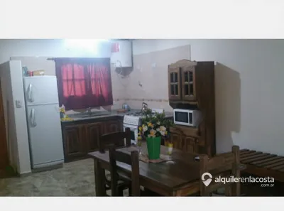 Chalet con cochera y parrilla en Costa del Este foto 3