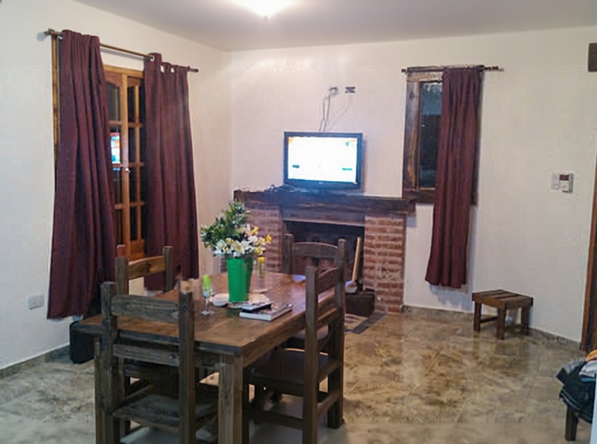 Chalet con cochera y parrilla en Costa del Este miniatura 4