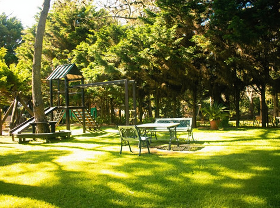 Monoambiente con parque y parrilla frente al mar en Costa del Este miniatura 8