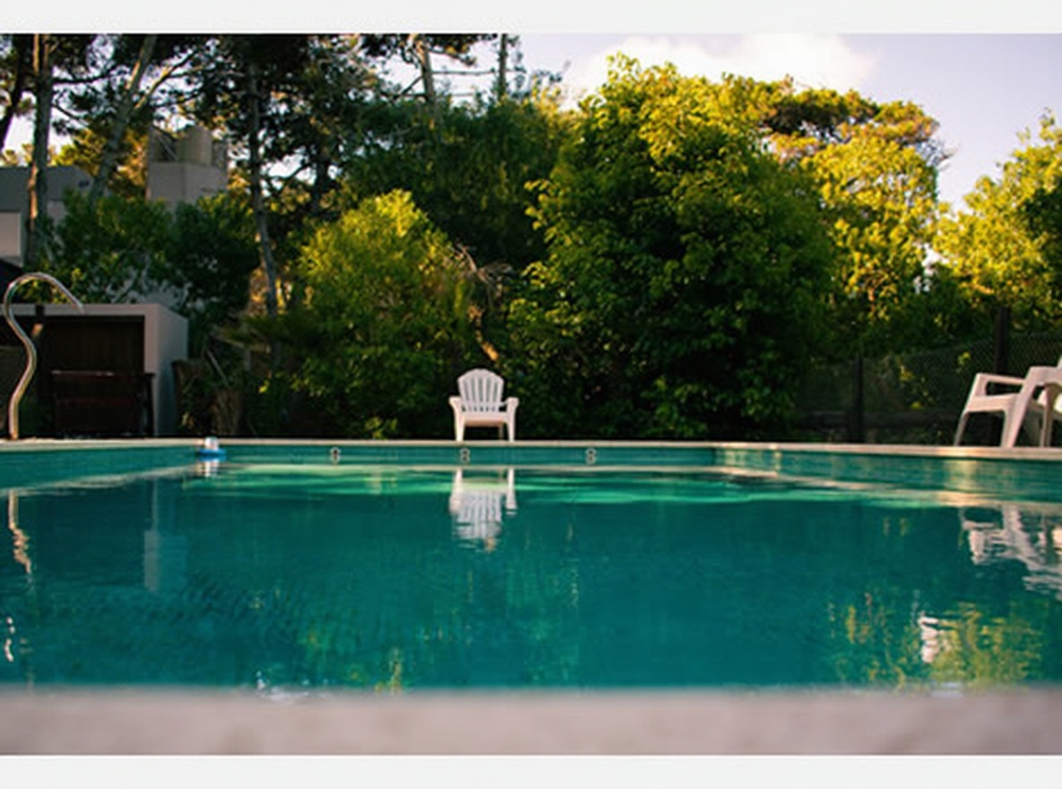 Monoambiente con parque y parrilla frente al mar en Costa del Este miniatura 9