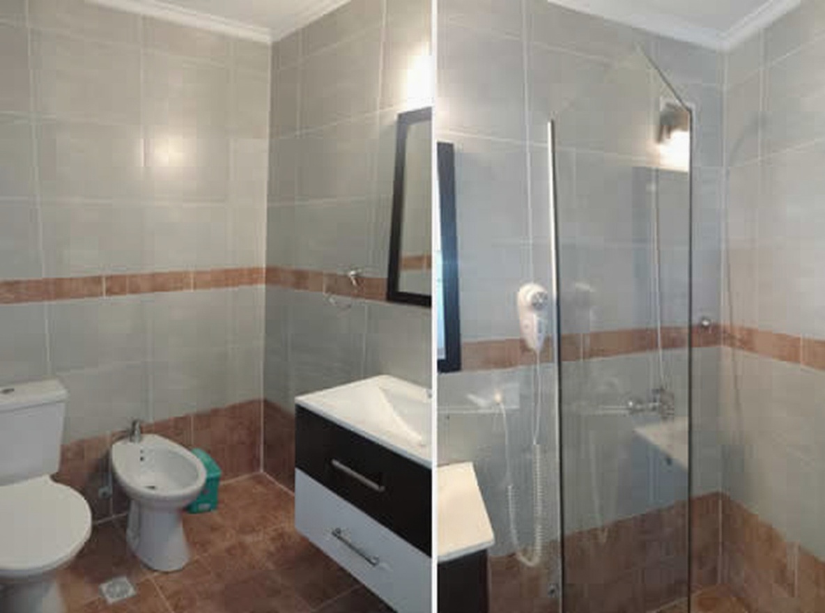 Departamentos para 5 personas frente a plaza y cerca del mar miniatura 8