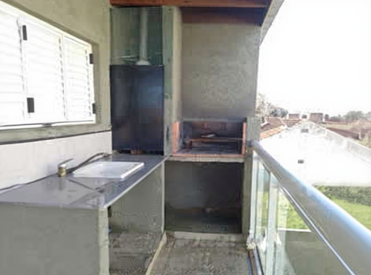 Departamentos para 5 personas frente a plaza y cerca del mar miniatura 9