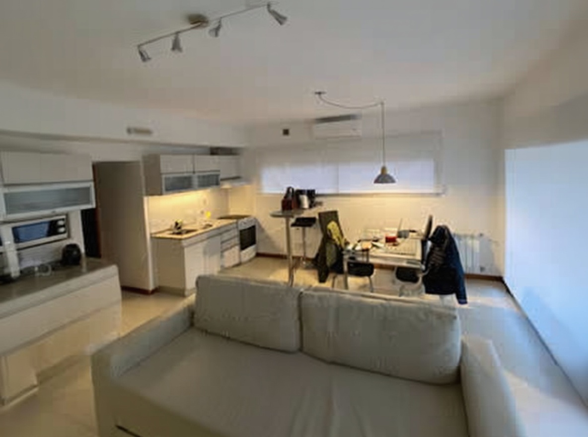 Cabaña con pileta y parrilla frente al mar en Costa del Este miniatura 4