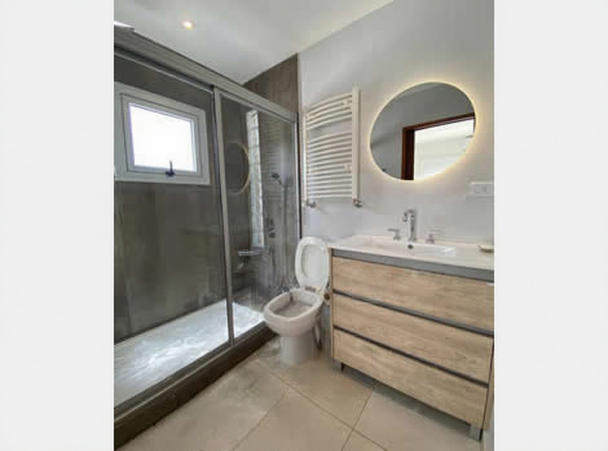 Cabaña con pileta y parrilla frente al mar en Costa del Este miniatura 5