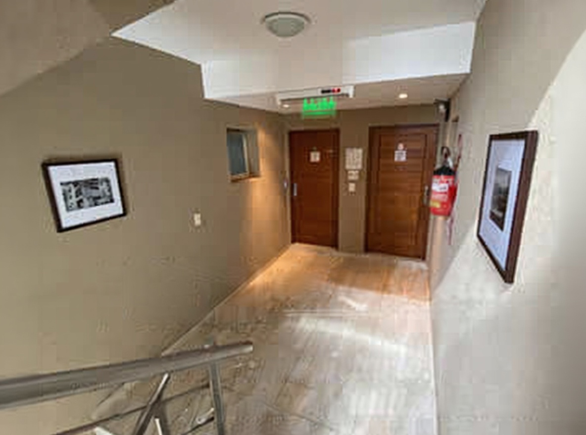 Cabaña con pileta y parrilla frente al mar en Costa del Este miniatura 7