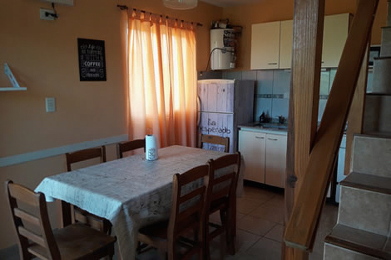 Dúplex de 2 dormitorios y 2 baños frente al mar en Mar del Tuyú miniatura 2