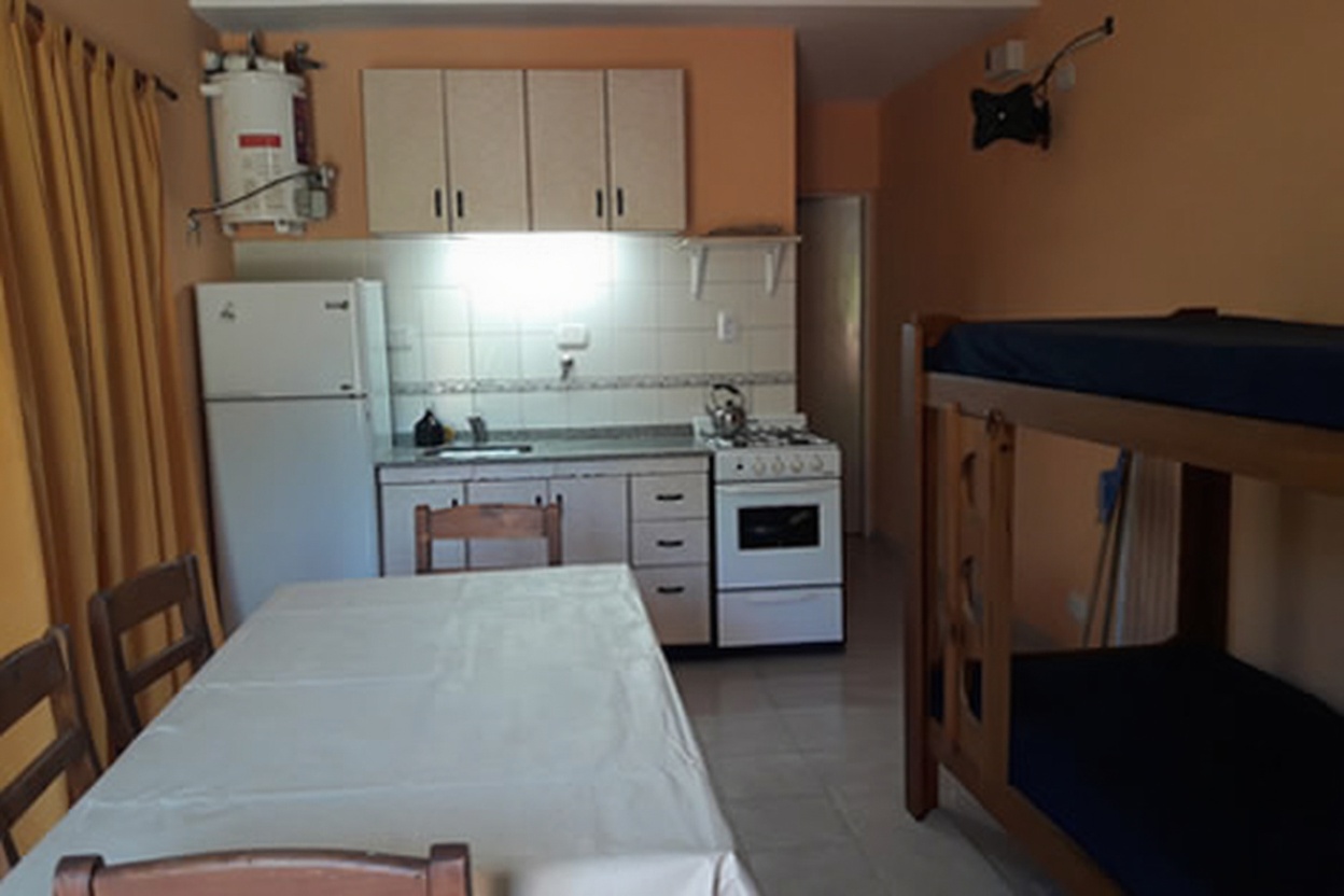 Dúplex de 2 dormitorios y 2 baños frente al mar en Mar del Tuyú miniatura 3