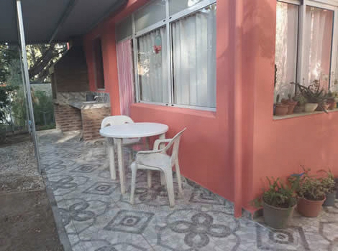 Monoambiente con parque y parrilla en Costa del Este miniatura 7