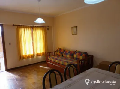 Departamento con patio y parrilla a 50 metros del mar en Santa Teresita