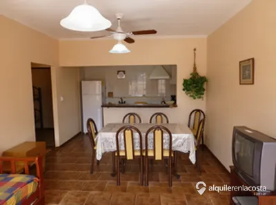 Departamento con patio y parrilla a 50 metros del mar en Santa Teresita foto 2