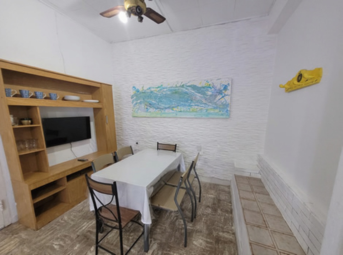 Casa con cochera y parrilla a 3 cuadras del mar en San Clemente del Tuyú