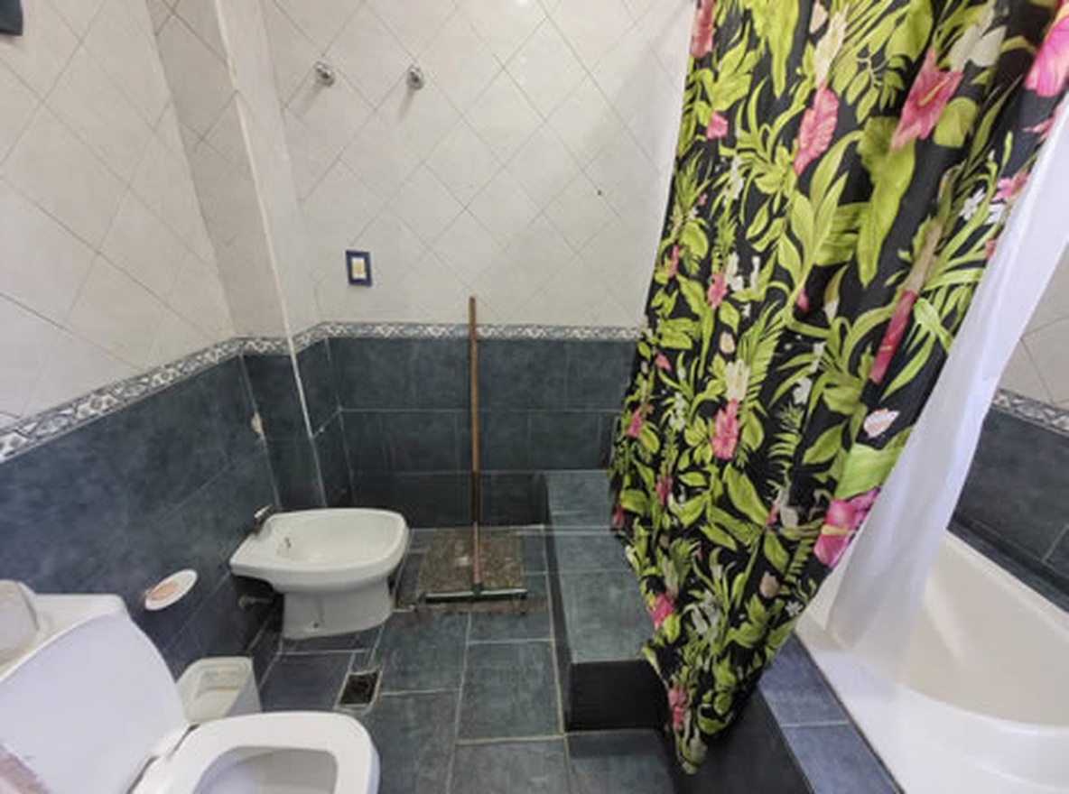 Casa con cochera y parrilla a 3 cuadras del mar en San Clemente del Tuyú miniatura 5