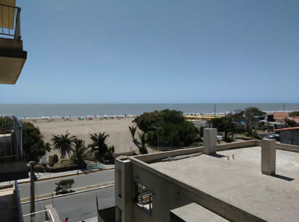 Departamento con balcón y vista al mar frente al mar en San Clemente del Tuyú miniatura 11