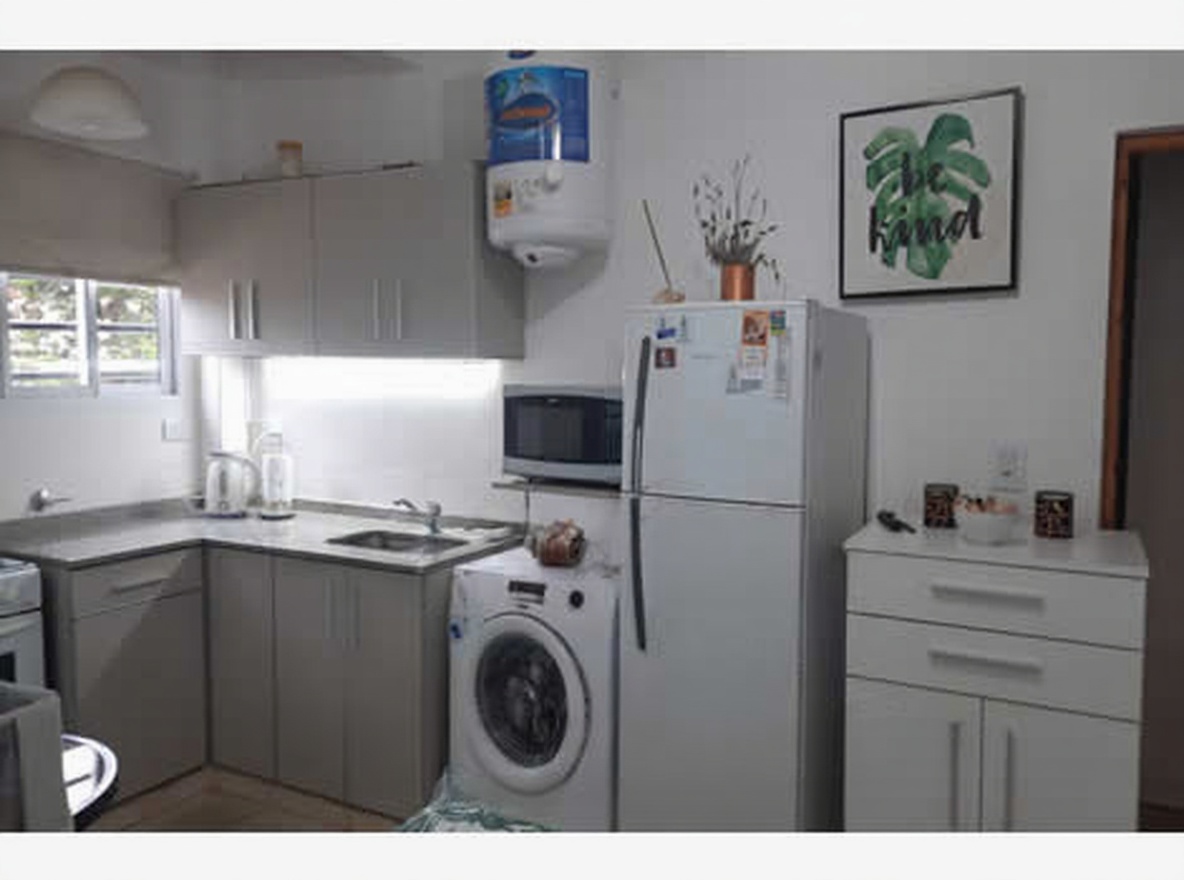 Departamento con cochera y parrilla a 2 cuadras del mar en Las Toninas miniatura 2