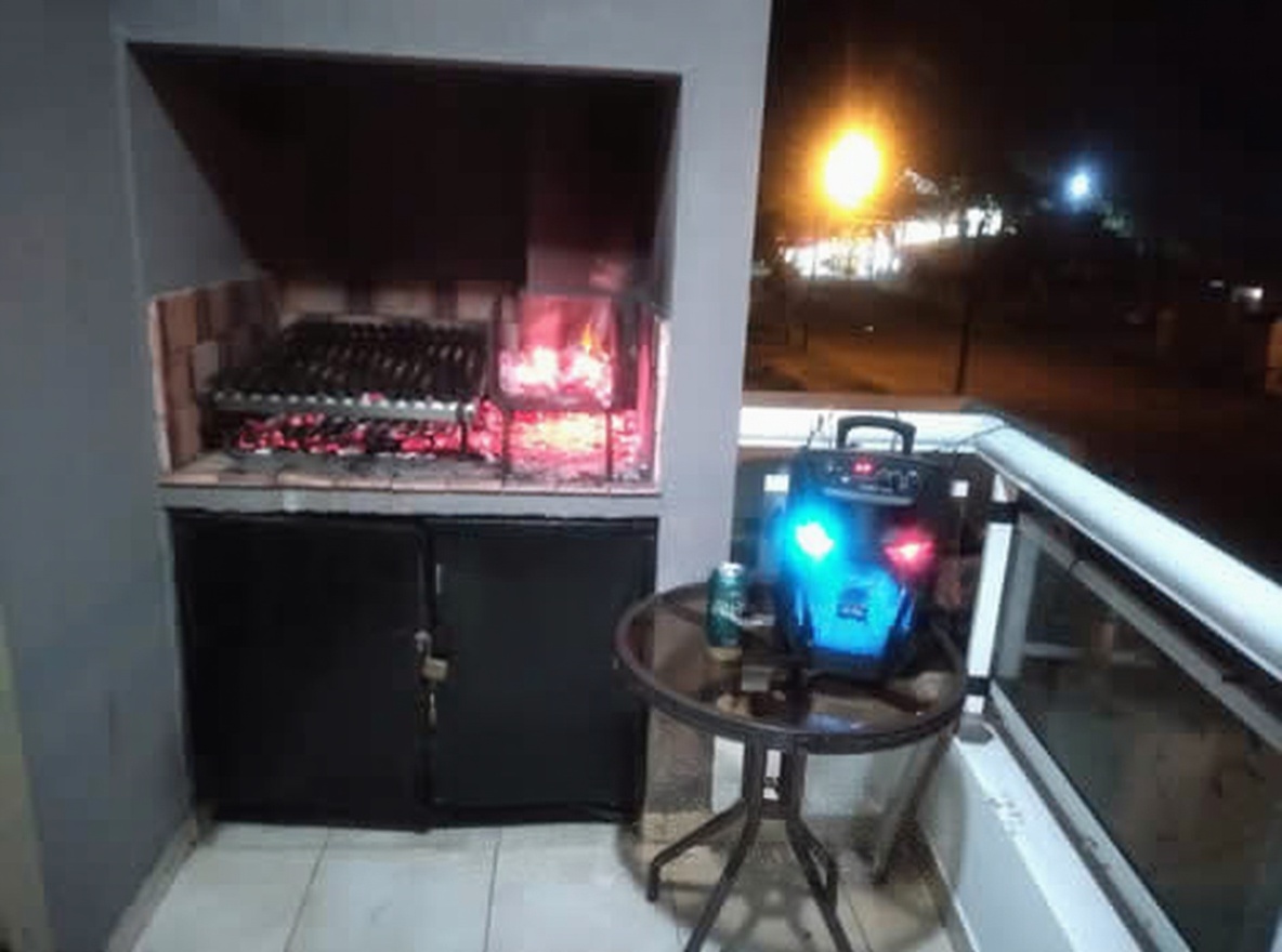 Departamento con cochera y parrilla a 2 cuadras del mar en Las Toninas miniatura 6