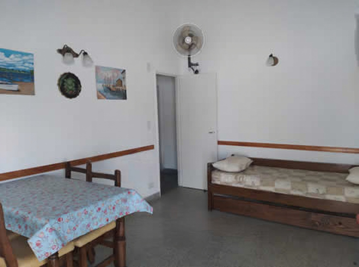 Departamento con WiFi a 200 metros del mar en Santa Teresita miniatura 2