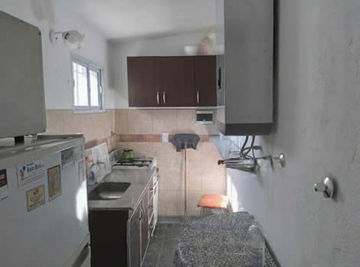 Departamento con WiFi a 200 metros del mar en Santa Teresita miniatura 3