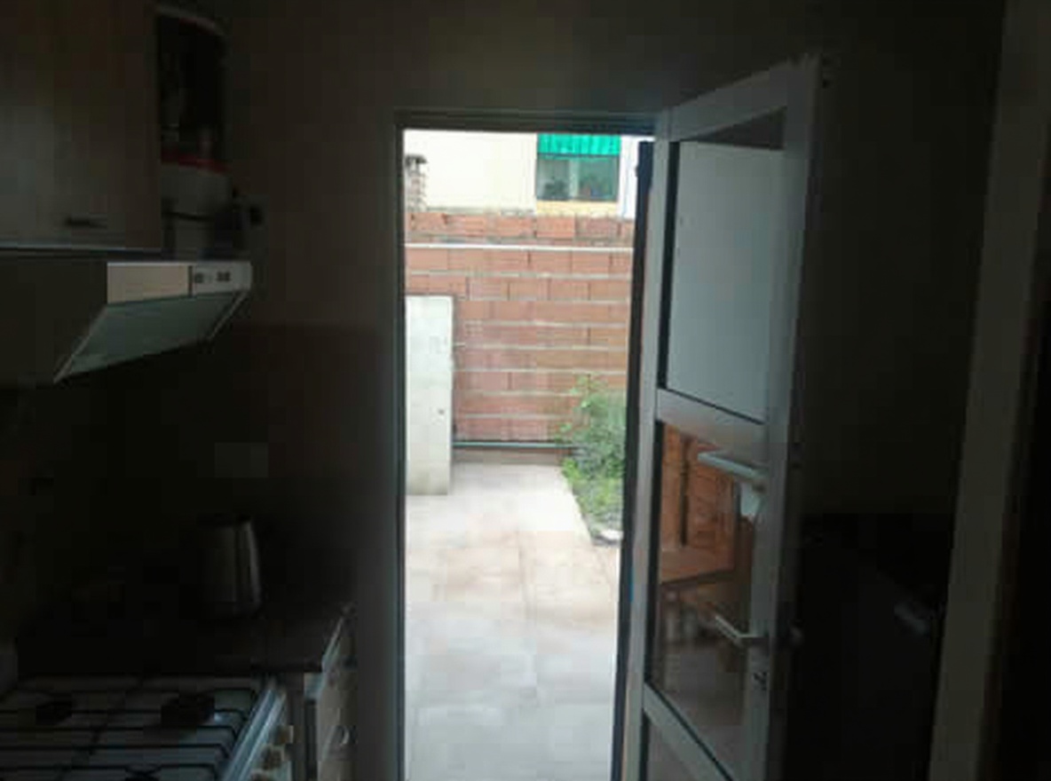 Departamento con patio y parrilla a 400 metros del mar en Santa Teresita miniatura 7