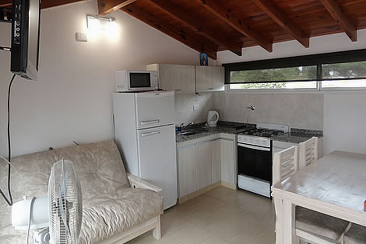 Departamento con patio y parrilla en Mar del Tuyú miniatura 3