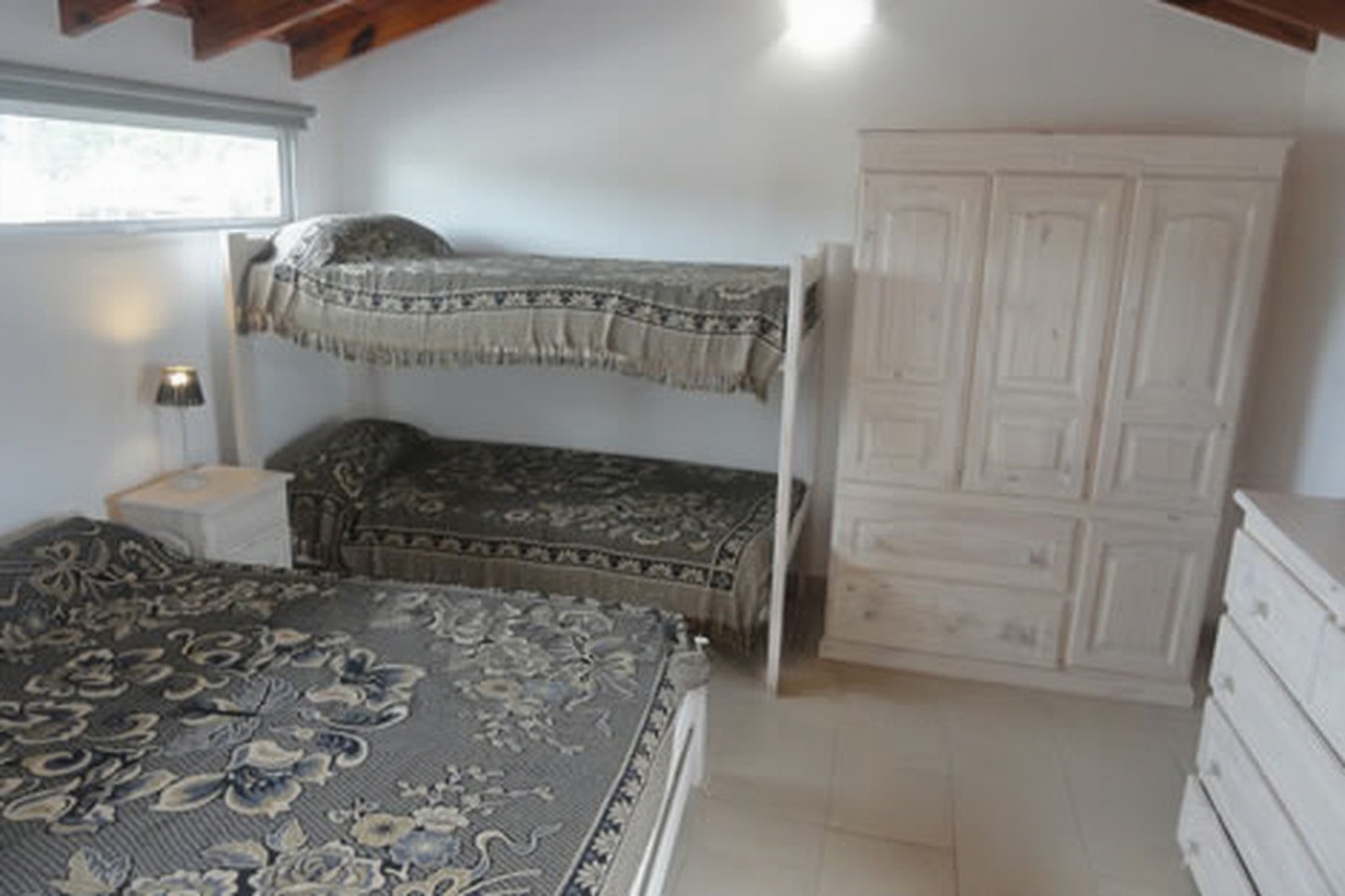 Departamento con patio y parrilla en Mar del Tuyú miniatura 4