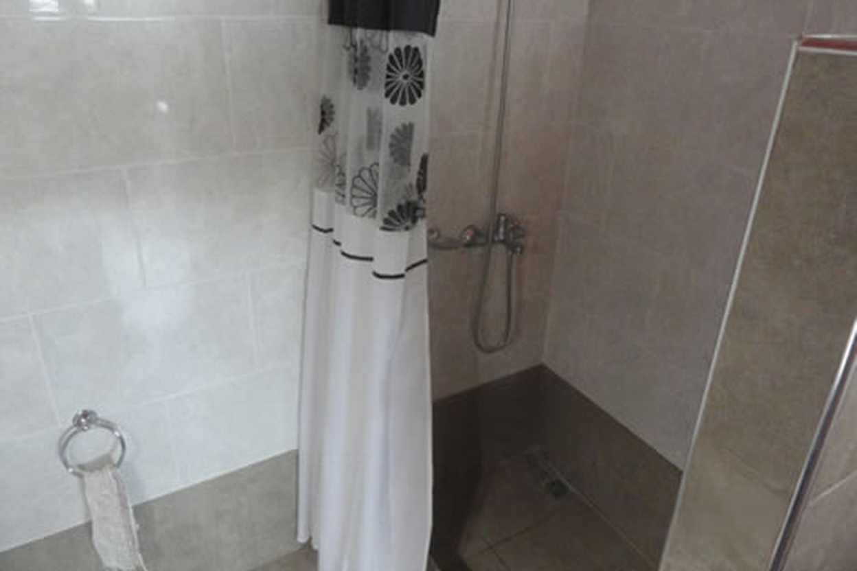 Departamento con patio y parrilla en Mar del Tuyú miniatura 6