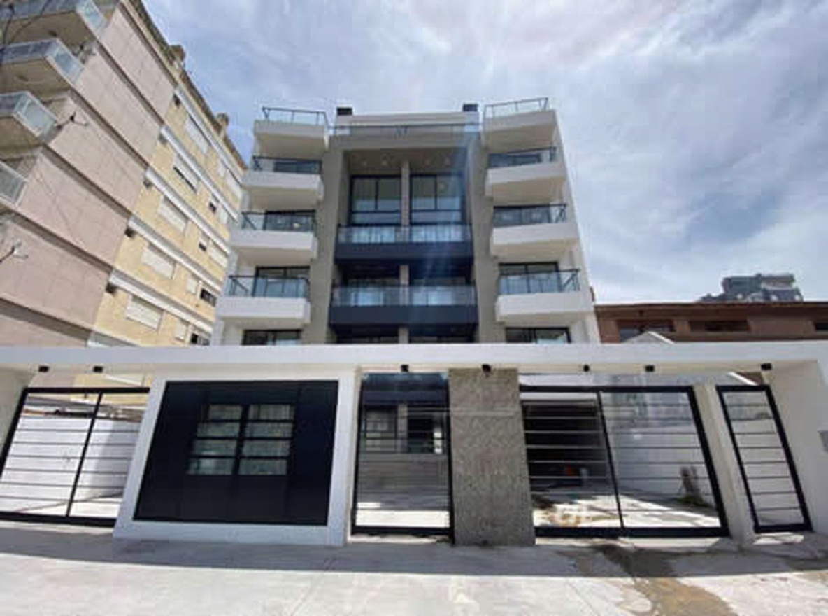 Departamento con cochera y parrilla frente al mar en San Bernardo