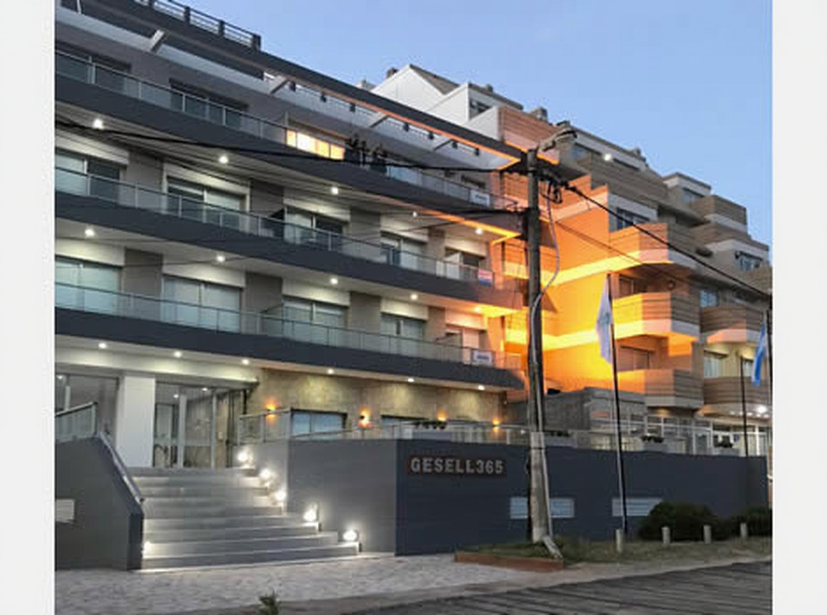 Departamento de 1 dormitorio para 4 personas en Villa Gesell miniatura 2