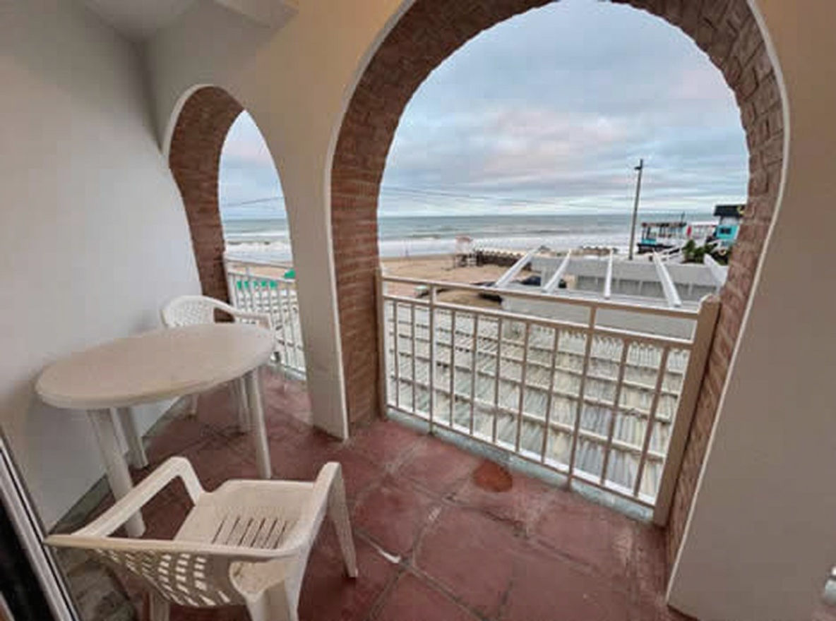 Departamento y triplex frente al mar en Villa Gesell miniatura 8