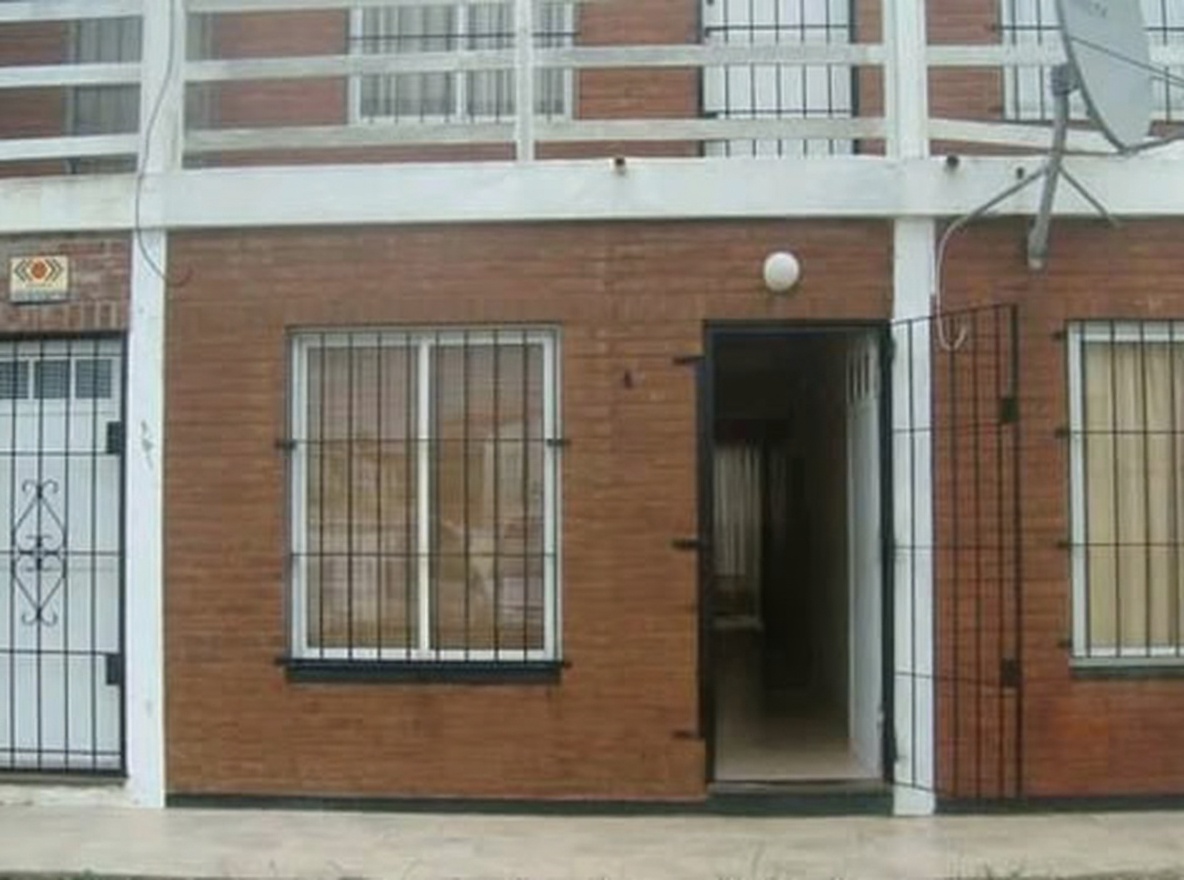 Departamento con patio y parrilla a 50 metros del mar en Mar del Tuyú