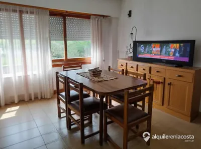 Departamento amplio para 6 personas a 1 cuadra de la playa en Villa Gesell foto 2
