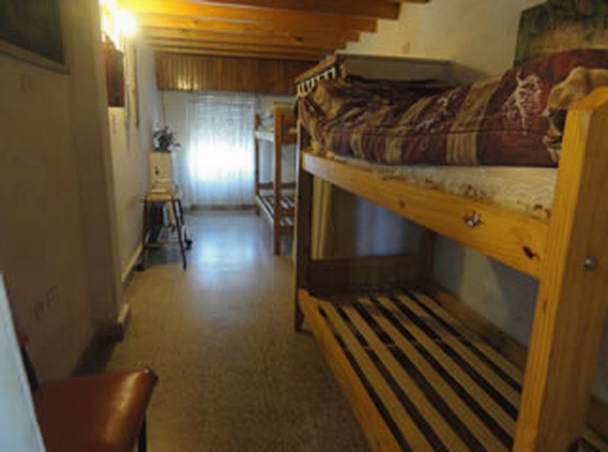 Departamento con cochera y parrilla a 4 cuadras del mar en Santa Teresita miniatura 3