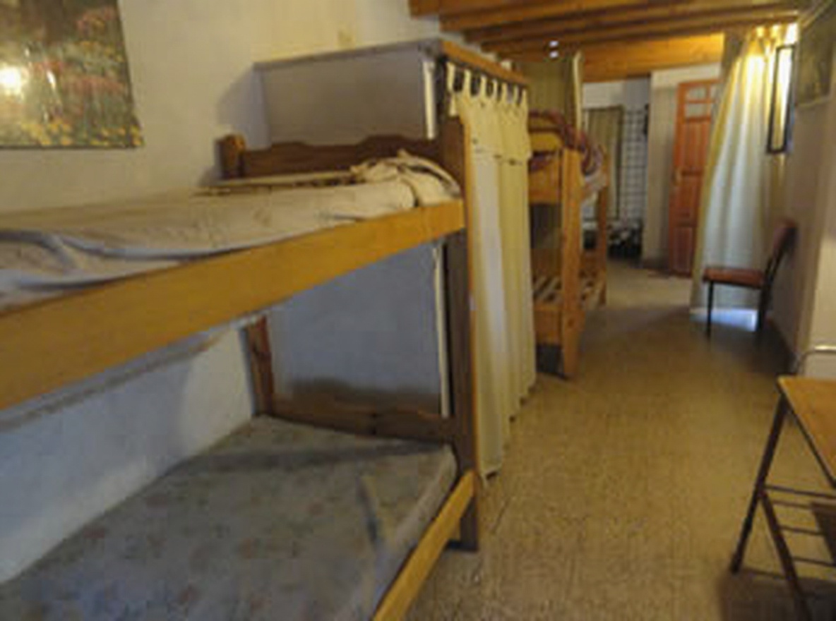 Departamento con cochera y parrilla a 4 cuadras del mar en Santa Teresita miniatura 7