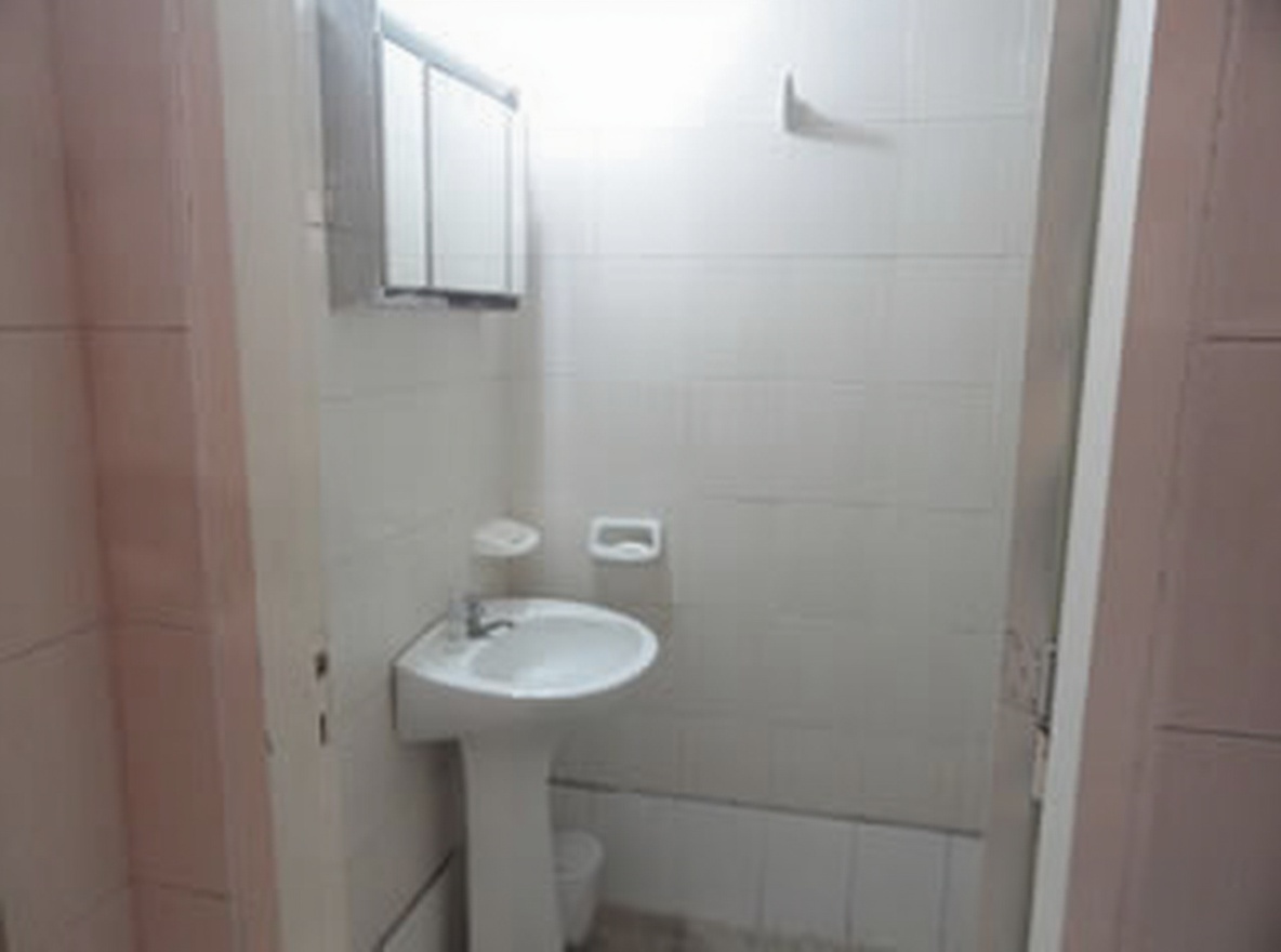 Departamento con cochera y parrilla a 4 cuadras del mar en Santa Teresita miniatura 9