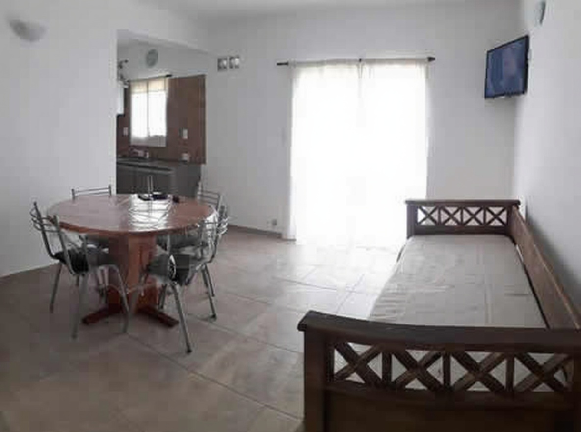 Departamentos a pasos del mar y la peatonal en Santa Teresita miniatura 2