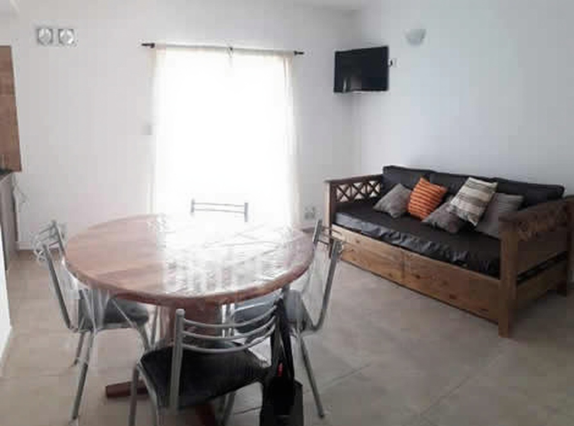 Departamentos a pasos del mar y la peatonal en Santa Teresita miniatura 3