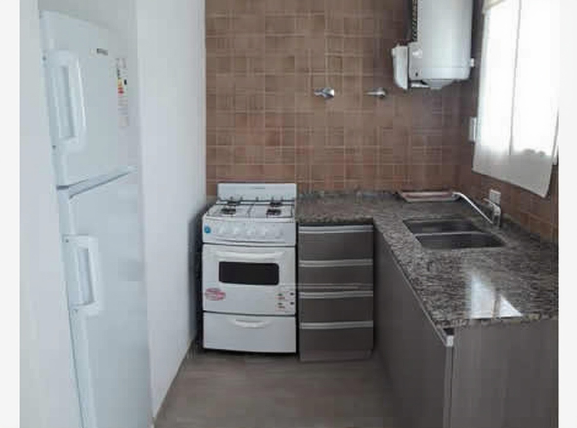 Departamentos a pasos del mar y la peatonal en Santa Teresita miniatura 4