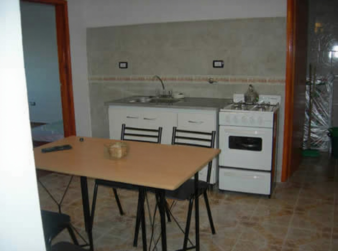 Departamentos con cochera y parrilla a 250 metros del mar en Santa Teresita miniatura 2