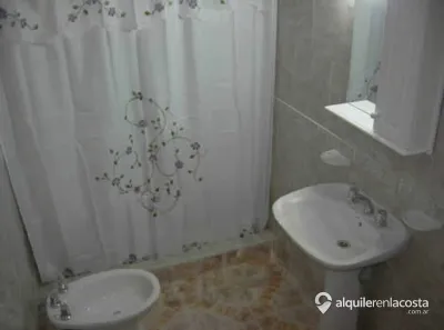 Departamentos con cochera y parrilla a 250 metros del mar en Santa Teresita foto 4