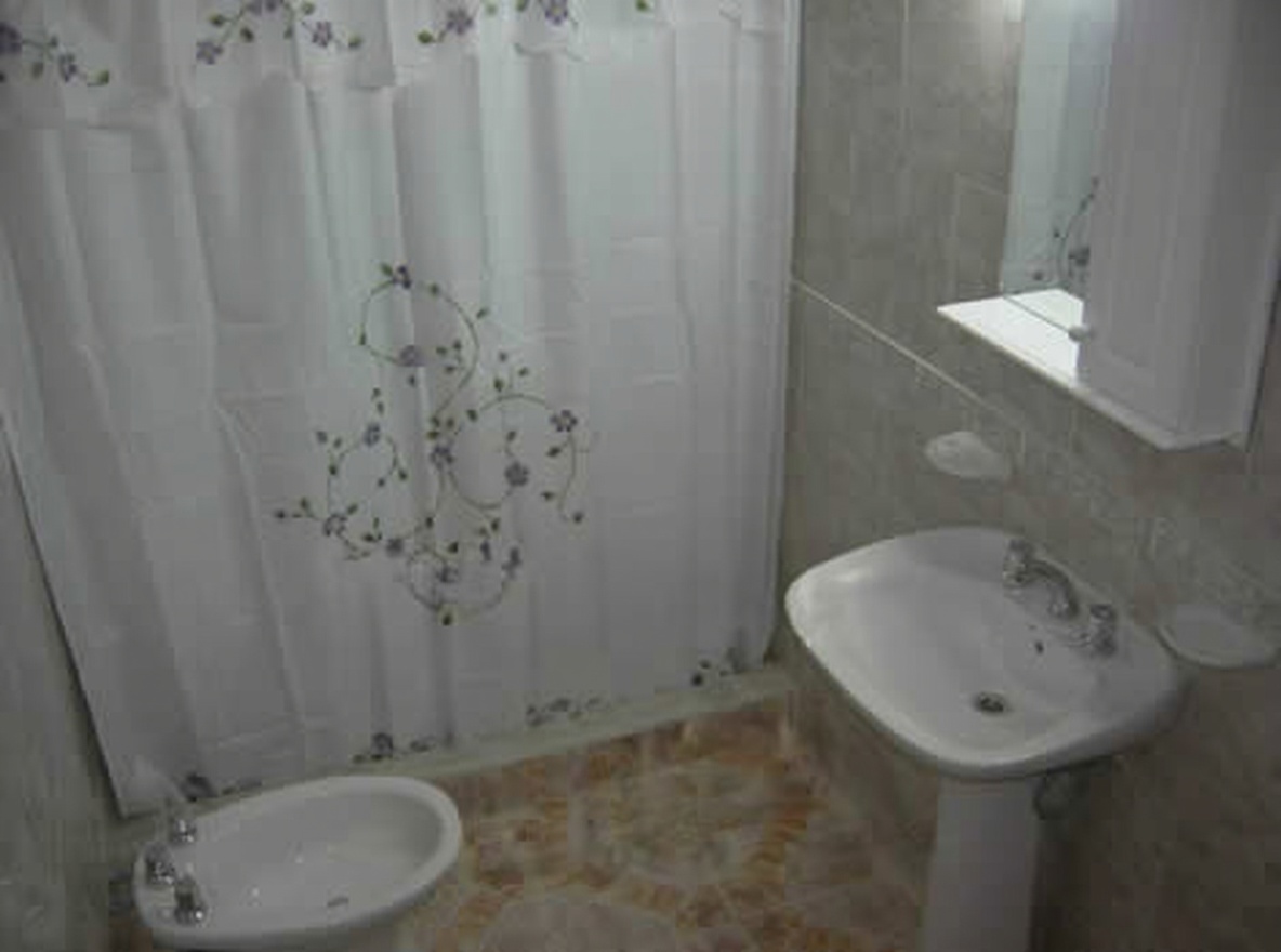 Departamentos con cochera y parrilla a 250 metros del mar en Santa Teresita miniatura 4