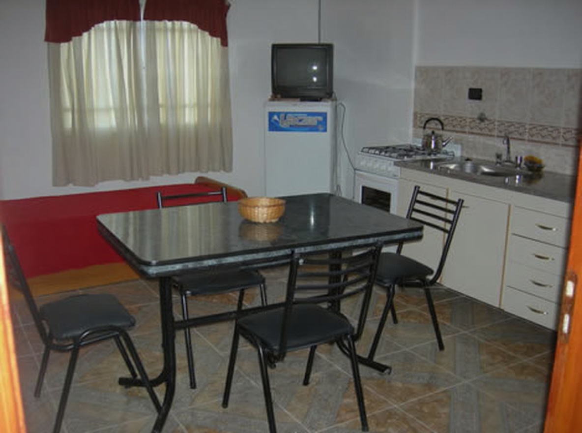 Departamentos con cochera y parrilla a 250 metros del mar en Santa Teresita miniatura 5