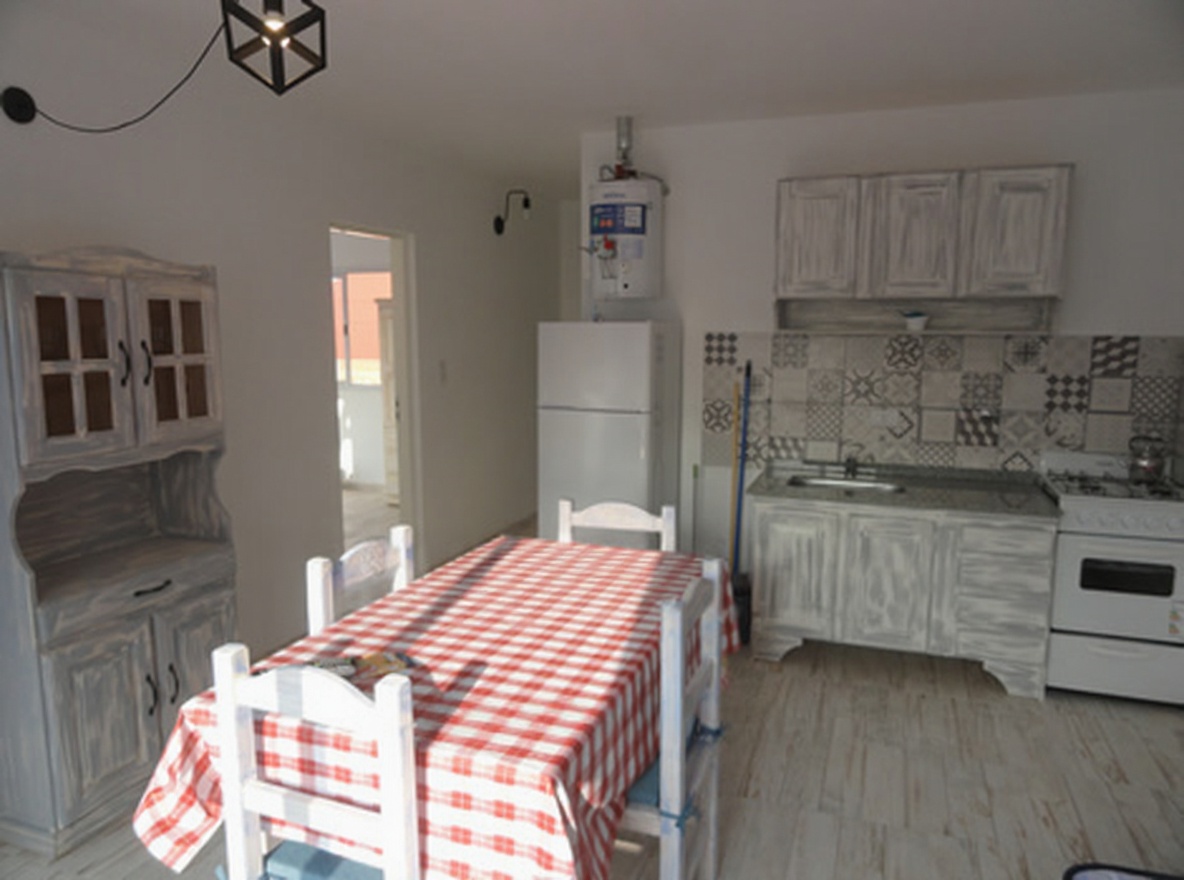 Departamentos con parrilla a 150 metros del mar en Mar del Tuyú miniatura 6