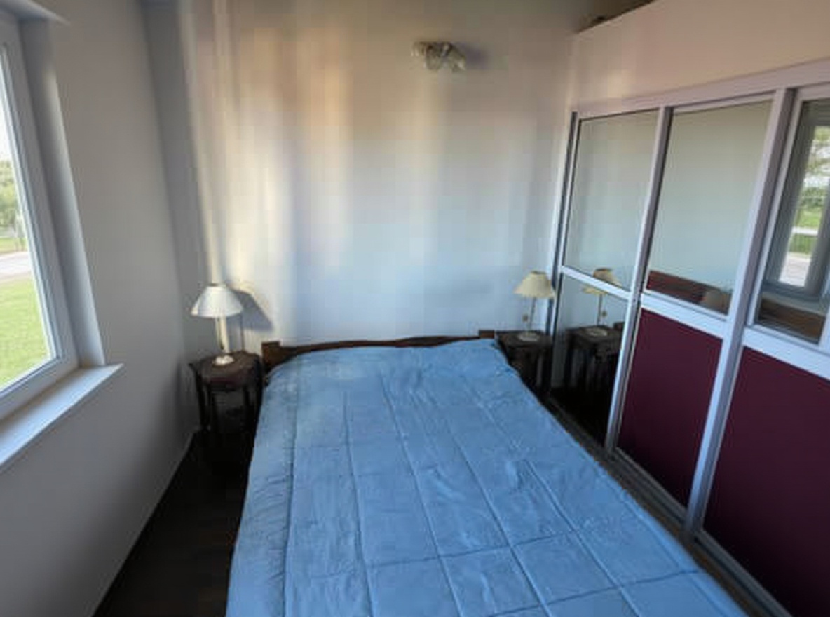 Departamentos con cochera y parrilla a 150 metros del mar en Mar del Tuyú miniatura 4