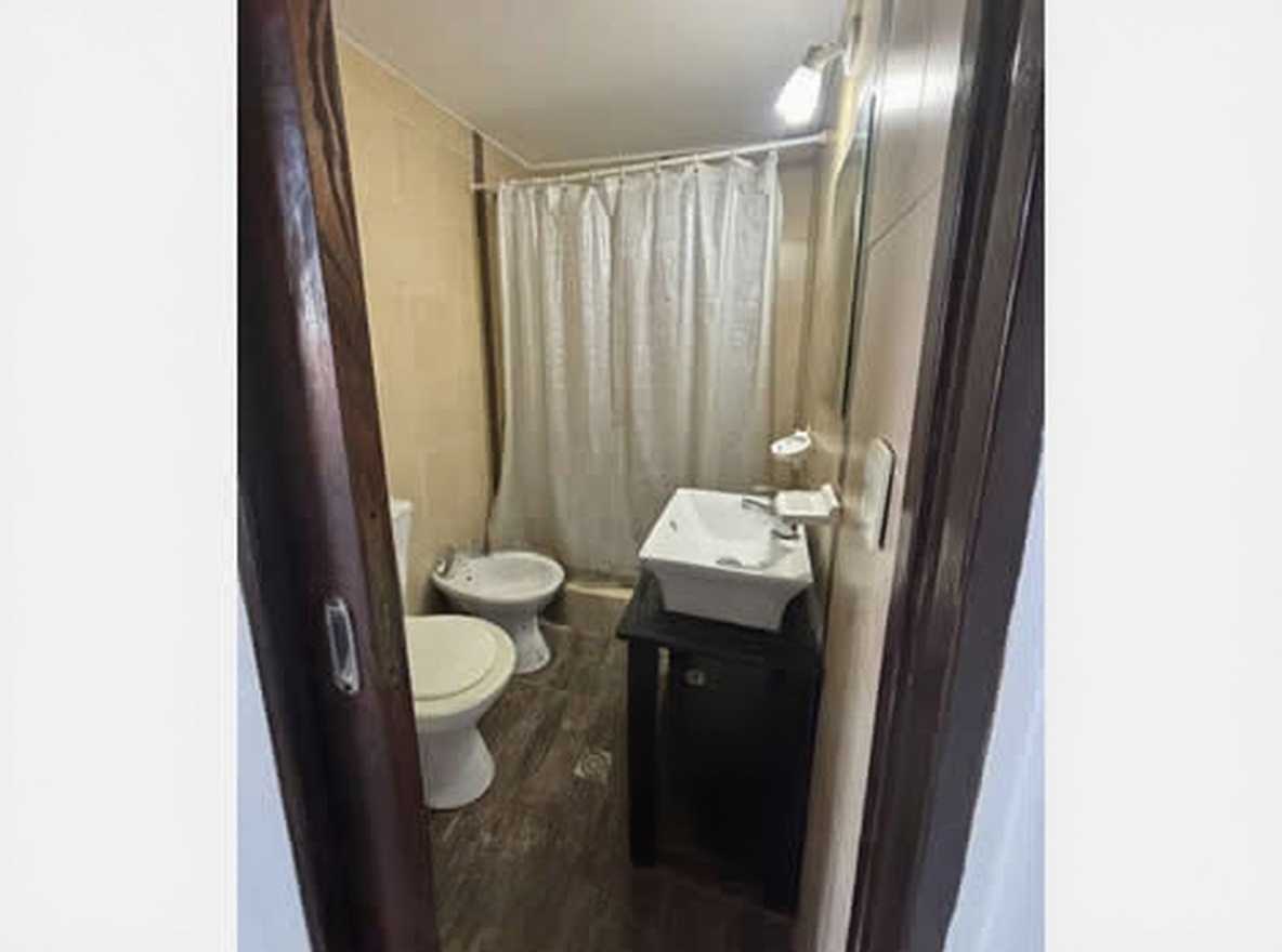 Departamentos con cochera y parrilla a 150 metros del mar en Mar del Tuyú miniatura 6