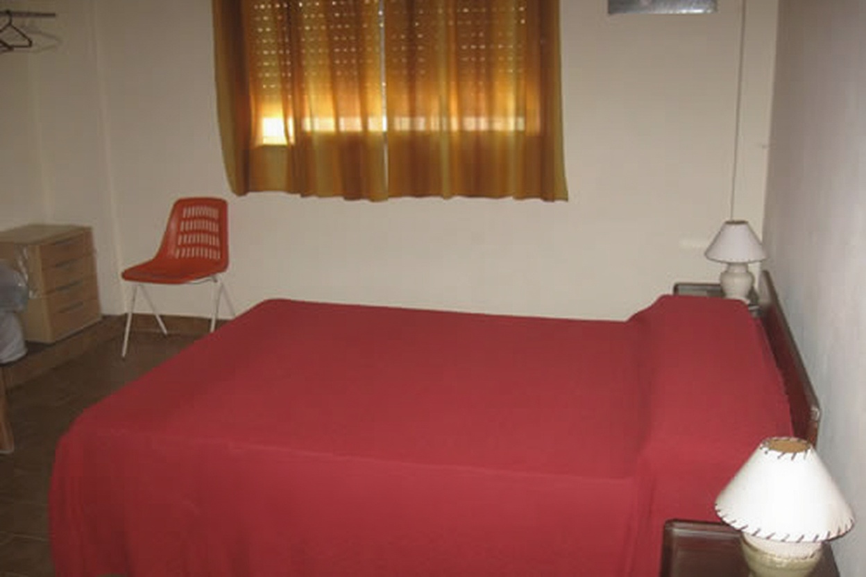 Departamentos con patio y parrilla a 300 metros del mar en Mar del Tuyú miniatura 5