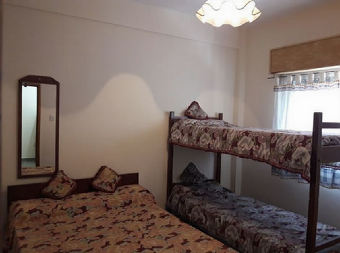 Departamentos con patio y parrilla a 300 metros del mar en Mar del Tuyú miniatura 8