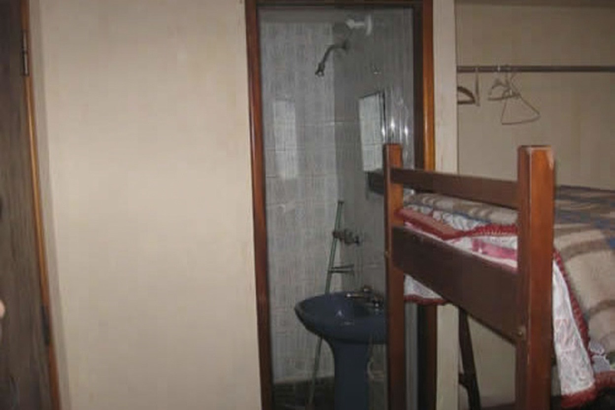 Departamentos con patio y parrilla a 300 metros del mar en Mar del Tuyú miniatura 9