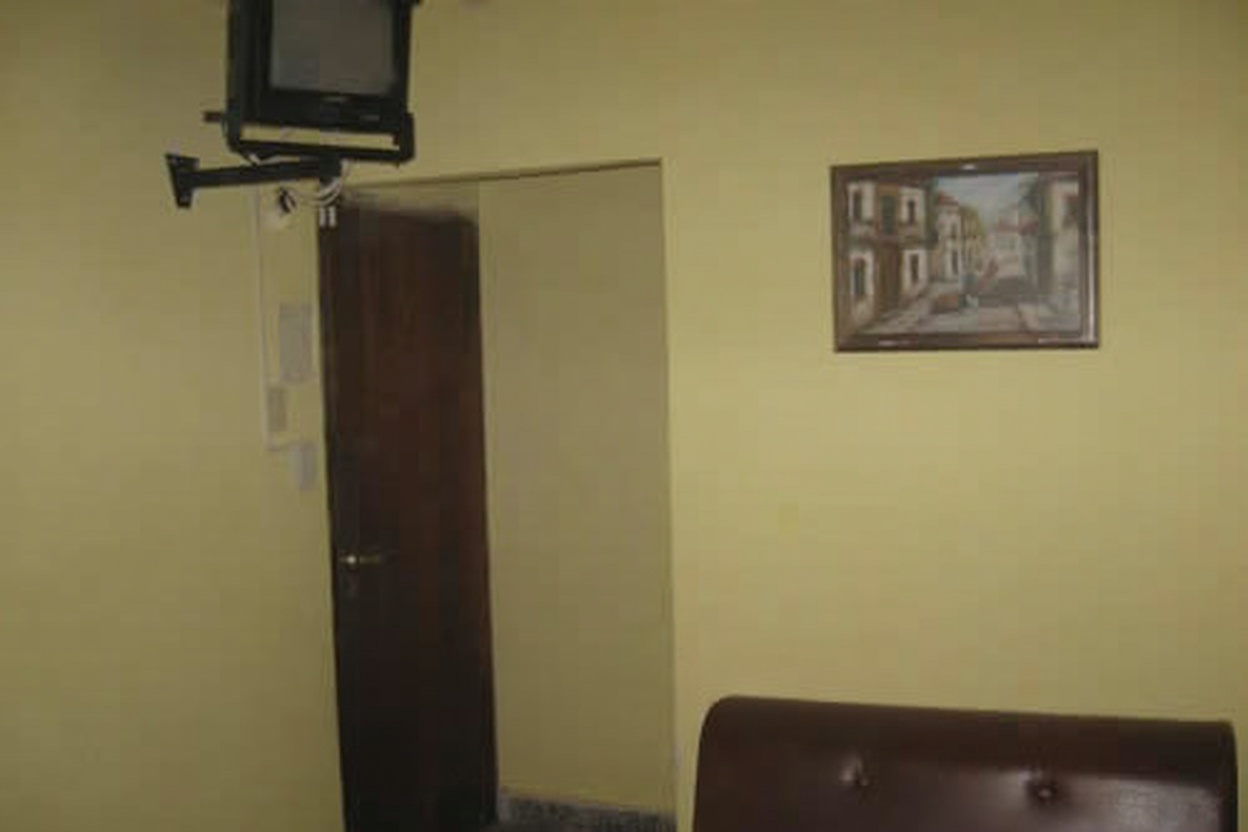 Departamentos con patio y parrilla a 300 metros del mar en Mar del Tuyú miniatura 10