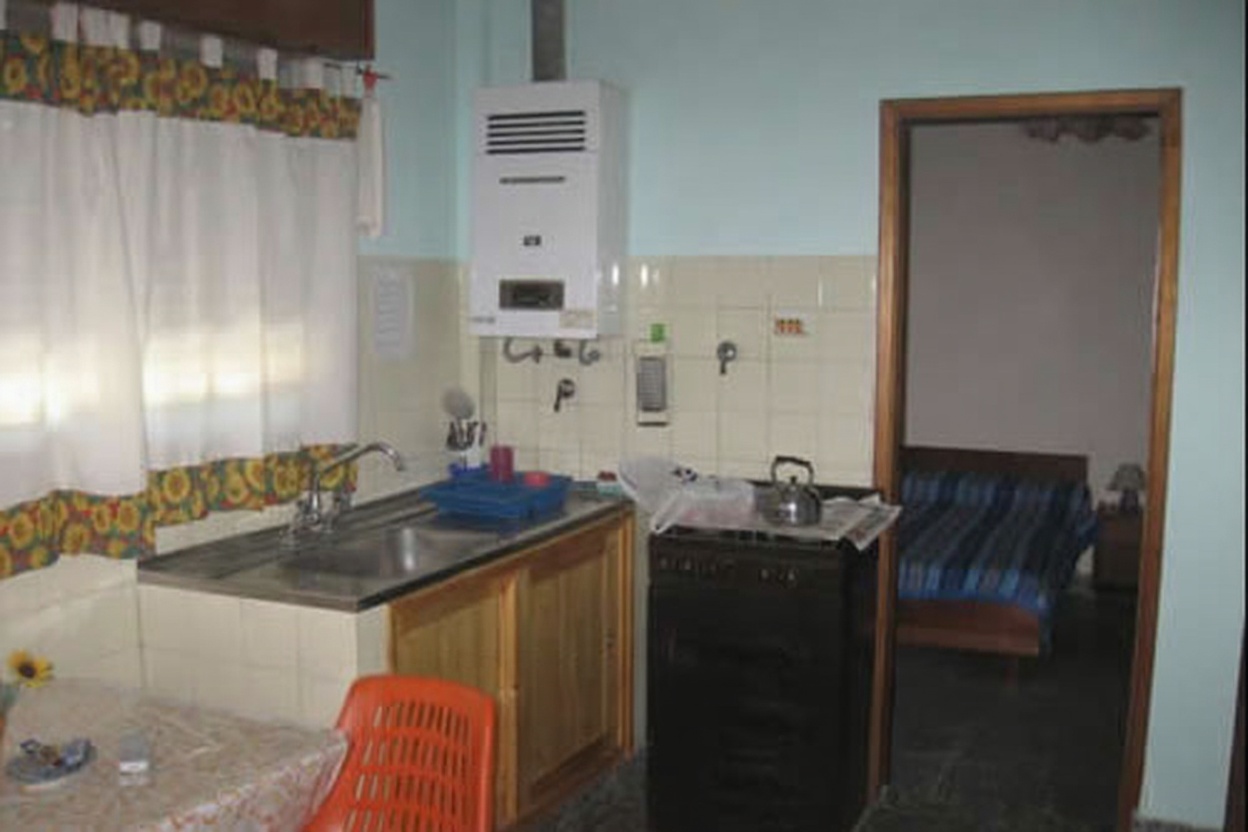 Departamentos con patio y parrilla a 300 metros del mar en Mar del Tuyú miniatura 11