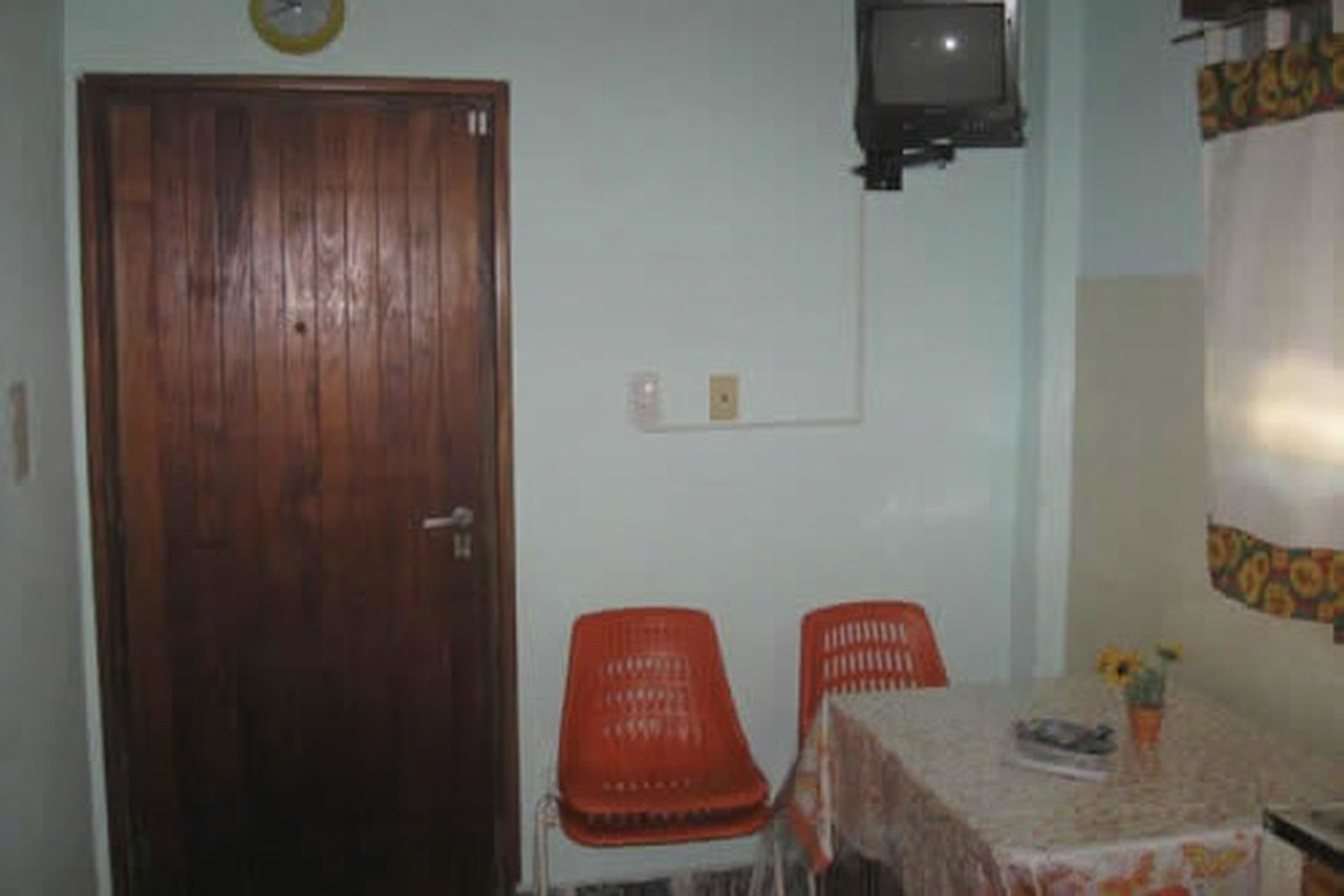 Departamentos con patio y parrilla a 300 metros del mar en Mar del Tuyú miniatura 12